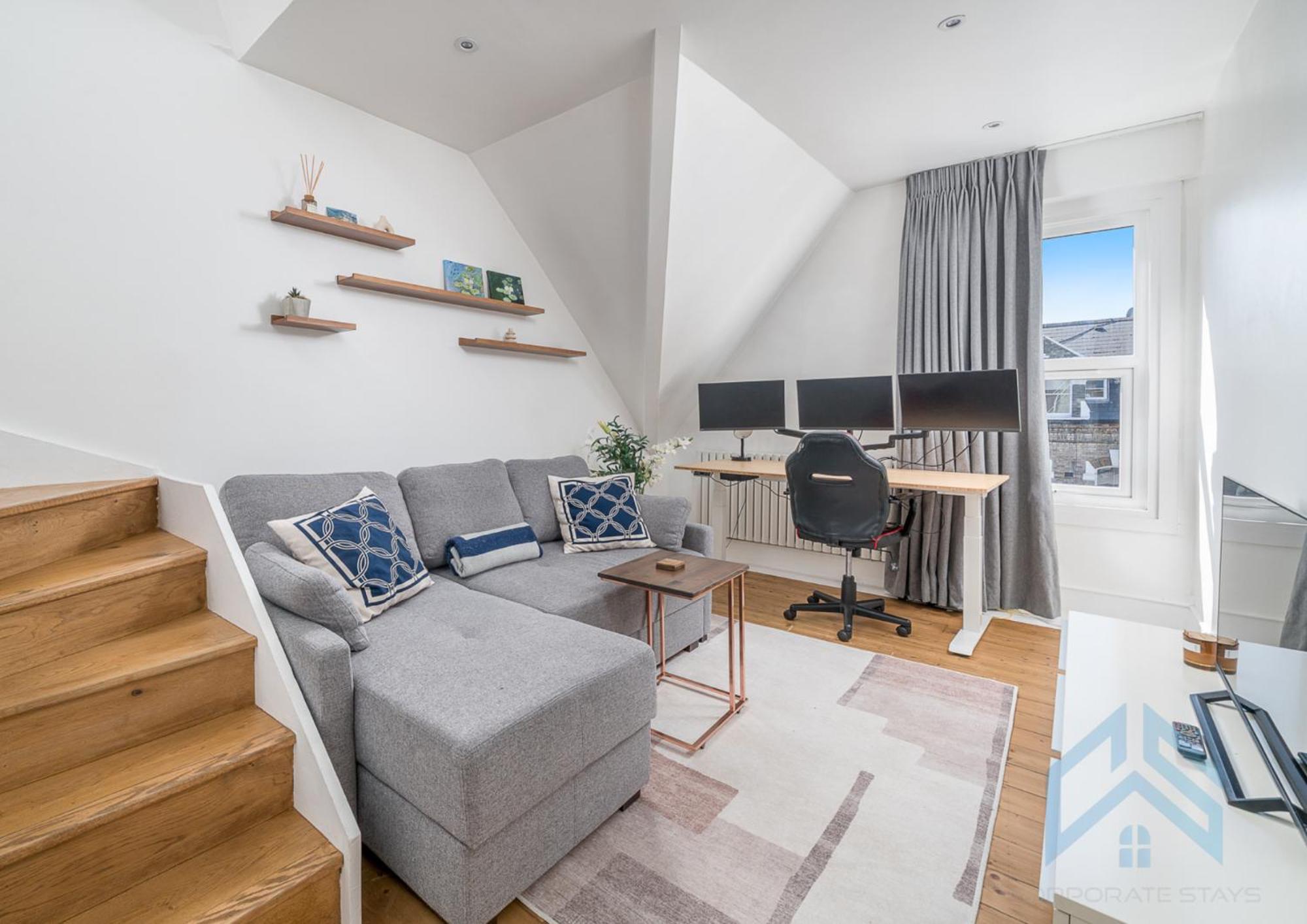 Boutique 2br With Roof Terrace Near Tube - West Kensington Londra